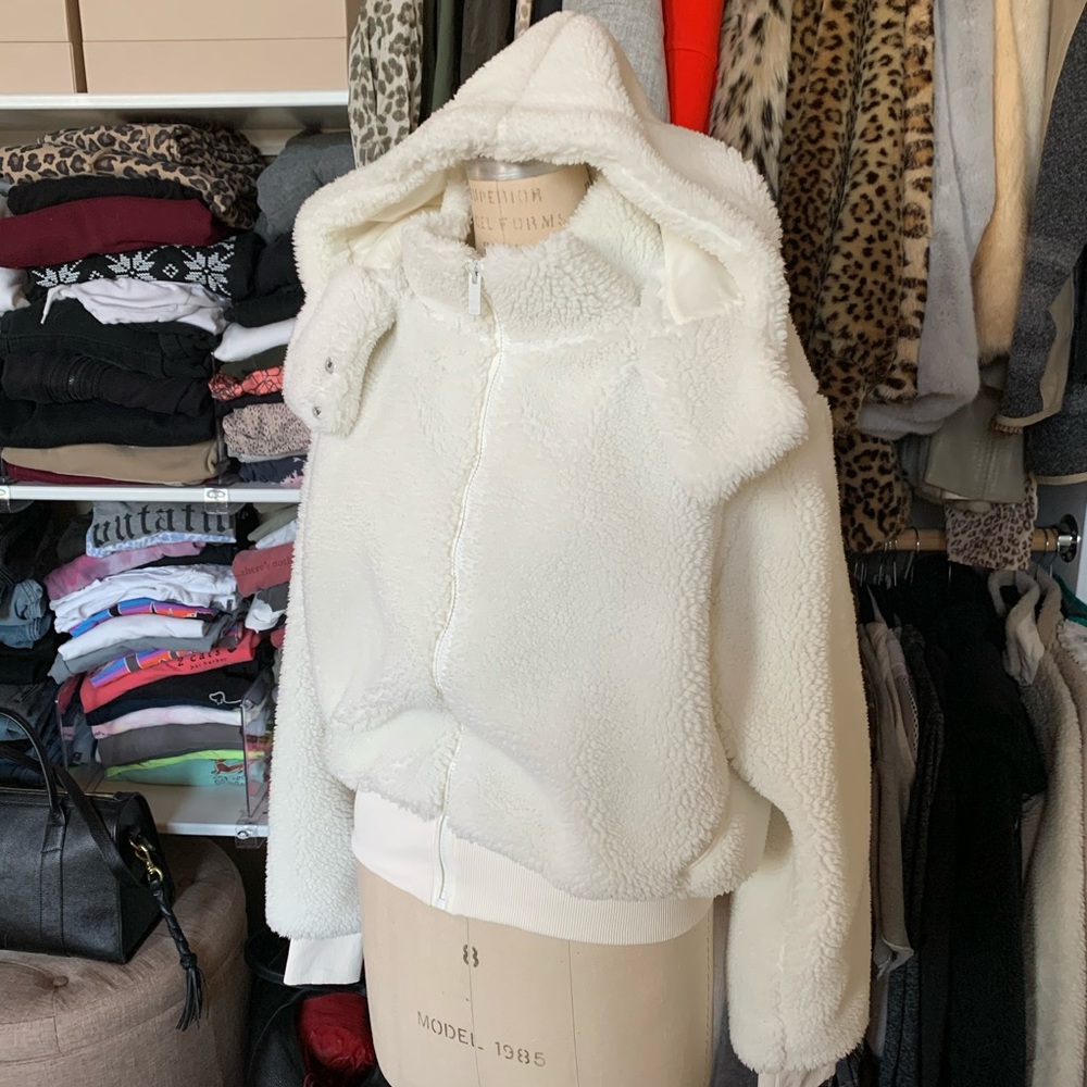 Alo Foxy Sherpa M in Pristine